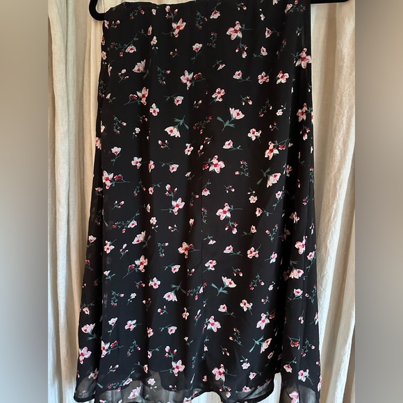 NASTY GAL - Plant Believe It Floral Midi Skirt - Picture 2 of 2